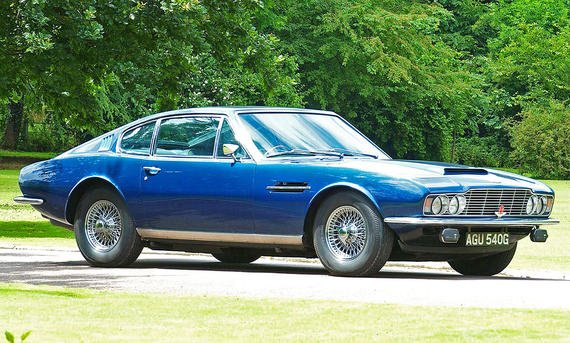 Der Aston Martin DBS Vantage (1967) stehend von schräg vorne