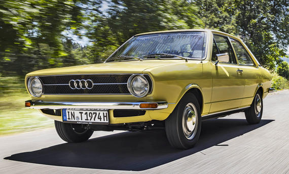 Audi 80 - Gudrun Muschalla Der Audi 80 fahrend von vorne