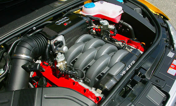 Der Motor des Audi RS 4 Cabriolet. 