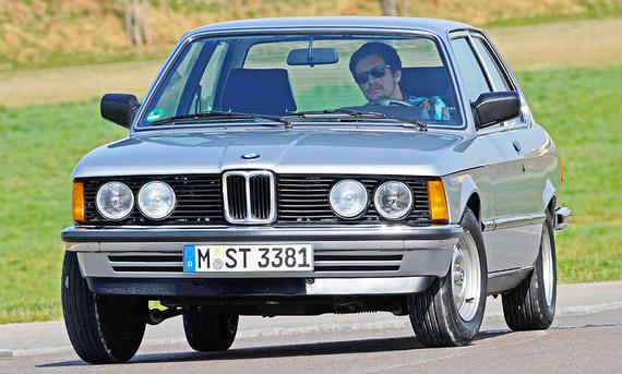 BMW 323i (E21) - Jürgen Gassebner Der BMW 323i (E21) fahrend von vorne