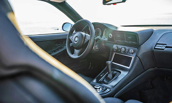 BMW 858 CSL - Precision Sport Industries Das Cockpit des BMW 858 CSL.