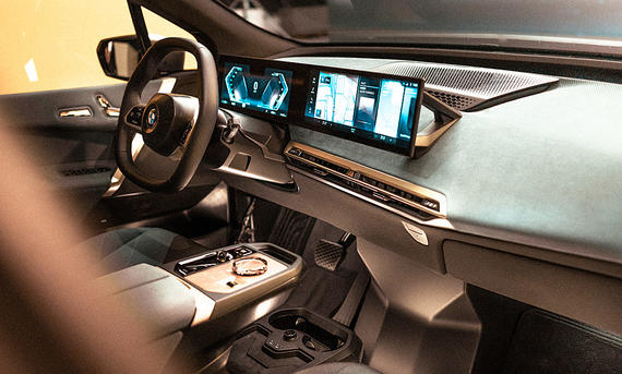 BMW iDrive (2021)