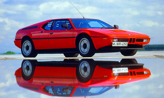 BMW M1 - BMW Der BMW M1 statisch von schräg vorne fotografiert.