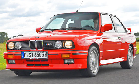 BMW M3 (E30) - Zbigniew Mazar Der BMW M3 (E30) fahrend von vorne