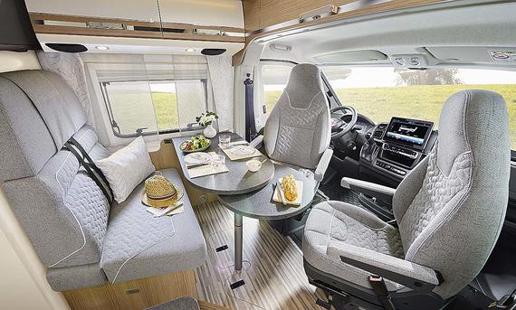 Malibu Van (2023) - Malibu-Carthago Malibu Van (2023), Innenansicht, Wohnbereich