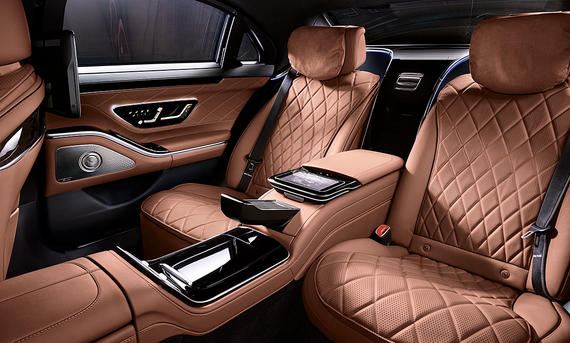 Mercedes S 680 Guard - Mercedes Die Rücksitze im Mercedes S 680 Guard.