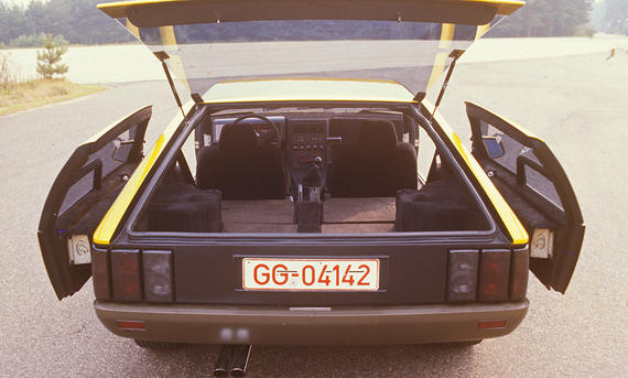 Opel GT2 (1975) - AUTO ZEITUNG Archiv Der Kofferraum des Opel GT2 (1975)