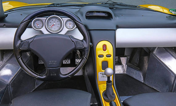Das Cockpit des Renault Sport Spider.