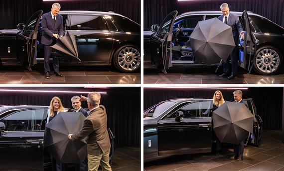 Rolls-Royce Chauffeur Academy: Die Bilder zeigen, wie ein:e Chauffeur:in einen Promi beim Aussteigen vor Paparazzi schützen.