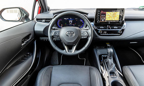 Toyota Corolla Touring Sports 2.0 Hybrid - Frank Ratering Toyota Corolla Touring Sports 2.0 Hybrid