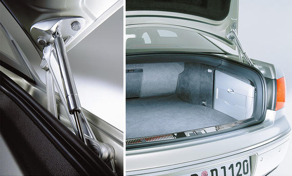 Kofferraumscharniere - VW Die Kofferraumscharniere des VW Phaeton