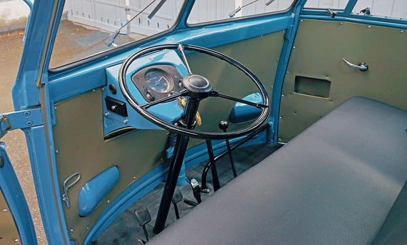 VW Transporter T1 - Thomas Starck Das Cockpit des VW Transporter T1