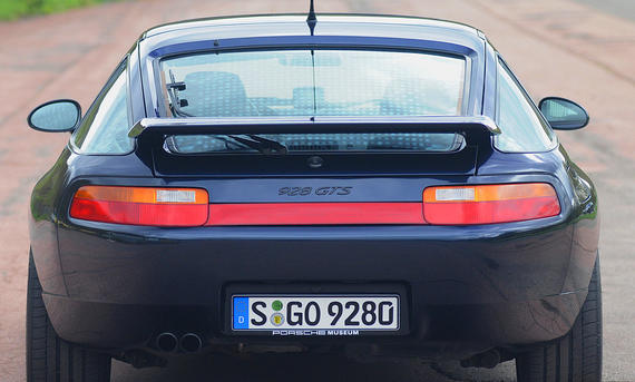 Porsche 928 GTS