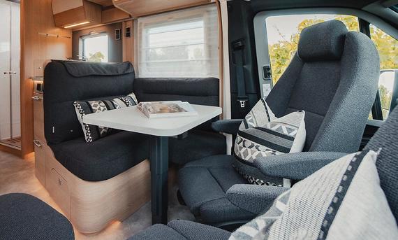 Hymer B-Klasse Modern Comfort T 600 (2025) - Hymer Das Bild zeigt die SItzgruppe in der Hymer B-Klasse T 600 (2025)
