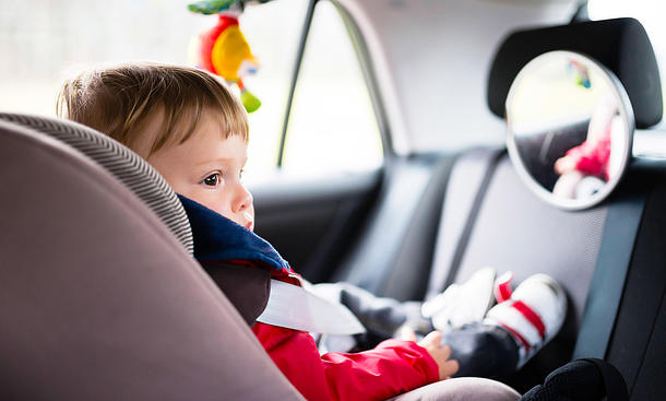 Kindersicherheit im Auto: Sitze für Babys und Kleinkinder 