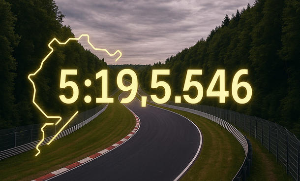 Nürburgring-Nordschleife: Alle Rekordzeiten in der Übersicht. Symbolbild zeigt Grüne Hölle im Hintergrund mit Bestzeit im Vordergrund.
