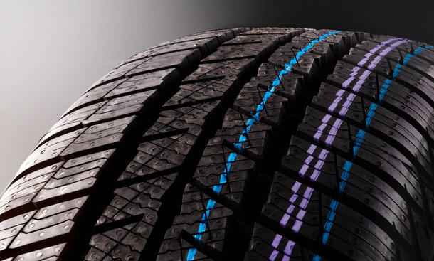 Was bedeuten die bunten Streifen auf den Reifen?