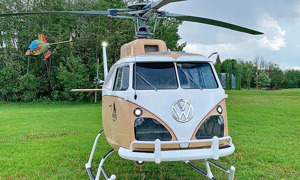 Der VW Bus T1 Frankencopter stehend von vorne