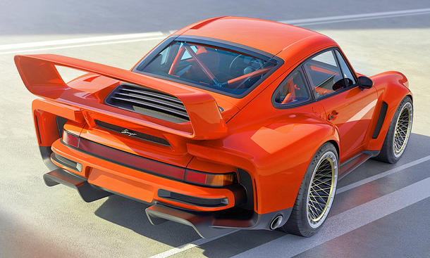 Der Singer DLS Turbo stehend von schräg hinten fotografiert.