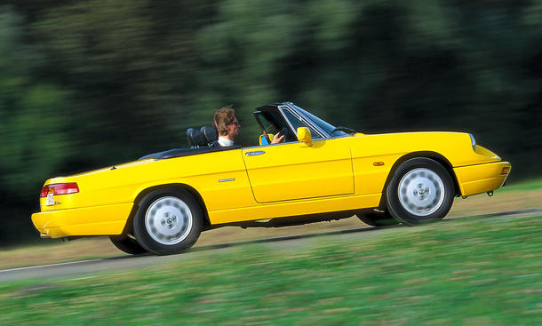 Alfa Romeo Spider: Classic Cars