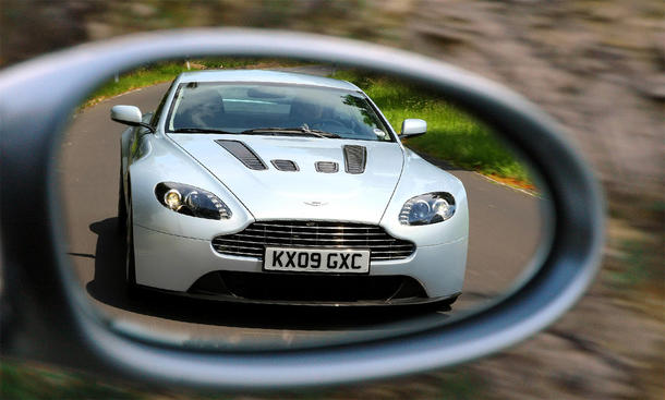 Aston Martin Vantage V12