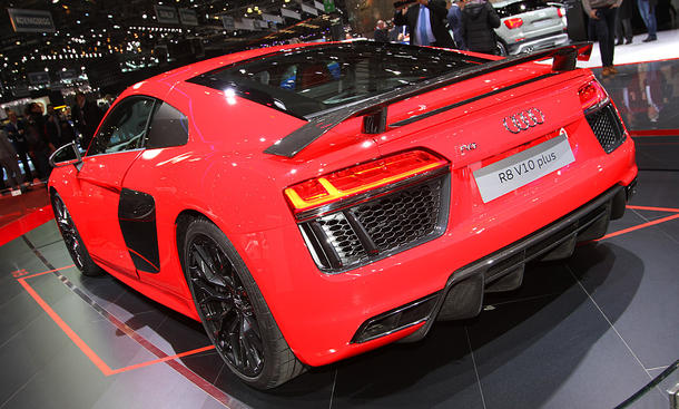 Audi R8 V10 plus (2015)