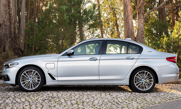 BMW 530e (2017)