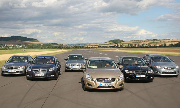 Audi A4, BMW 325i, Ford Mondeo, Mercedes C 250, Opel Insignia und Volvo S60 im Vergleichstest der Mittelklasse-Limousinen