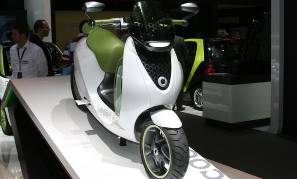 Erster Messerundgang in Paris: Die HighlightsElektro-Roller Smart Escooter Erster Messerundgang in Paris: Elektro-Roller Smart Escooter