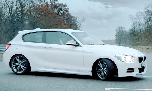 Video: Weihnachtsgrüße vom BMW M135i