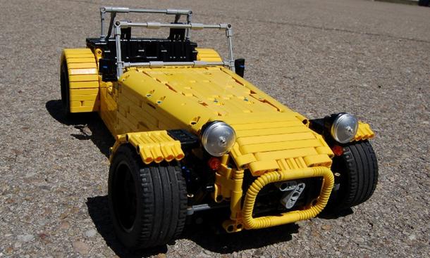 Caterham Seven aus Lego-Steinen Caterham Seven: Originalgetreuer Nachbau aus Lego