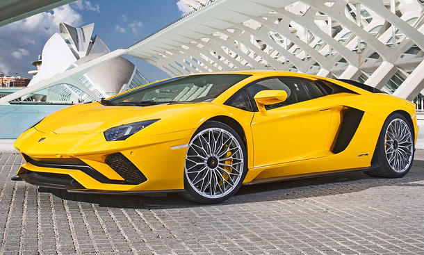 Lamborghini Aventador S (2017)