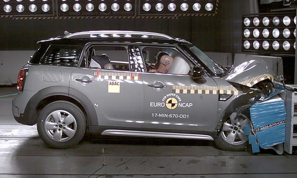 Mini Countryman im Crashtest