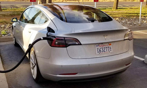 Tesla Model 3 (2017)