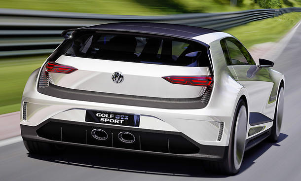 VW Golf GTE Sport는 뒤에서 대각선으로 움직였습니다.