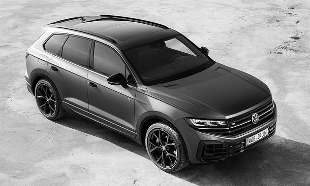 VW Touareg - VW Volkswagen stellt die Touareg-Baureihe ein: Das Symbolbild zeigt das VW Touareg Facelift in schwarz-weiß.