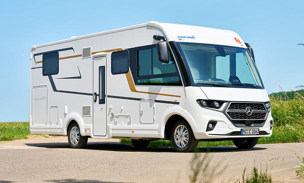 Eura Mobil Integra Line GT (2025) statisch von vorne rechts.