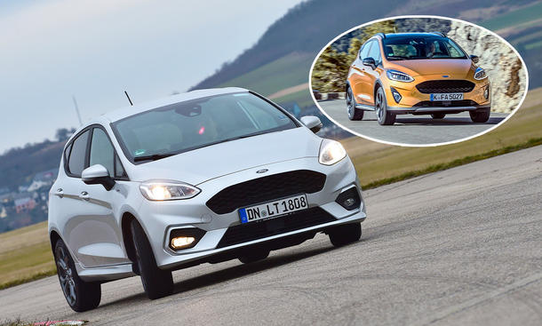 Eine Collage zeigt Ford Fiesta und Ford Fiesta Active, die auf einer Rennstrecke beziehungsweise einer Straße fahren.