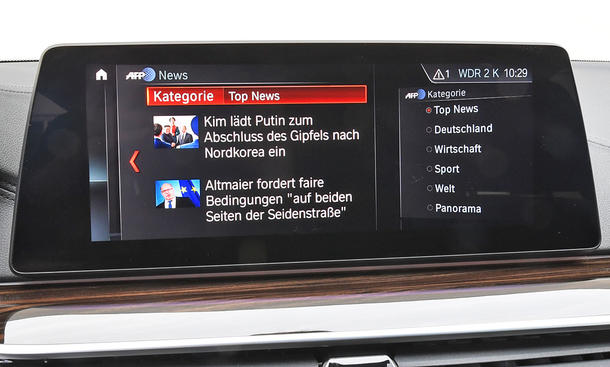 BMW 520d Touring: Connectivity