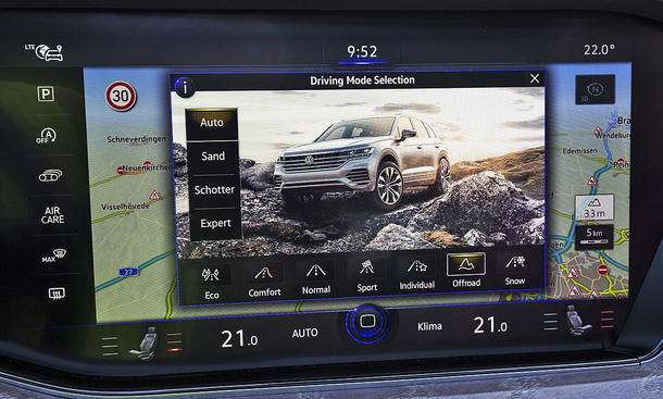 VW Touareg: Connectivity