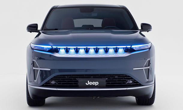 Blick von vorne auf den Jeep Wagoneer S (2025)