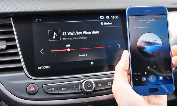 Opel Crossland X: Connectivity - Aleksander Perkovic Opel Crossland X: Connectivity