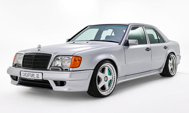 Blick von schräg vorne auf den Mercedes 500 E V12 von Stern Garage.