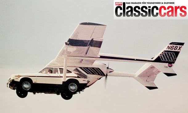Der Ave Mizar (Ford Pinto) fliegend von schräg unten fotografiert. 