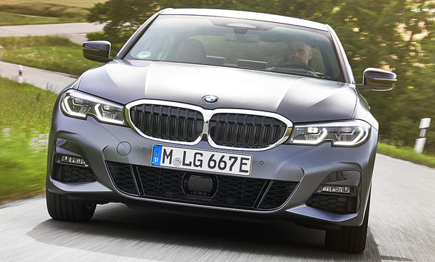 BMW 330e (2019)