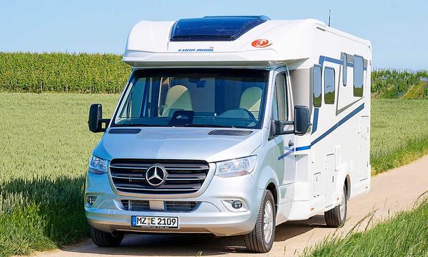 Die Außenaufnahme zeigt den Eura Mobil Profila T Freestyle (2026) in der seitlichen Frontansicht.