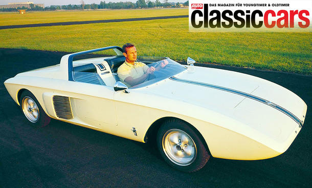 Der Ford Mustang I Roadster Concept statisch von schräg vorne fotografiert. 