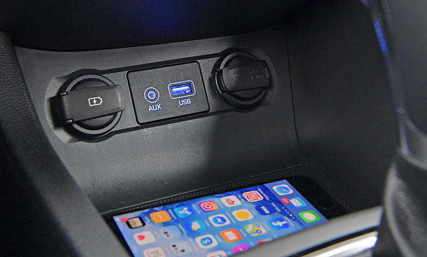Hyundai i20 1.0 T-GDI DCT: Connectivty - Zbigniew Mazar Hyundai i20 1.0 T-GDI DCT: Connectivty