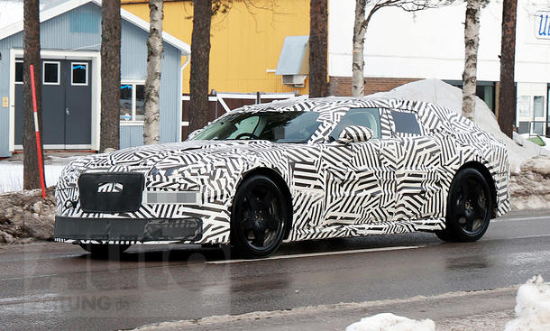 Ein Erlkönig des neuen Jaguar-Modells bei einer Testfahrt.