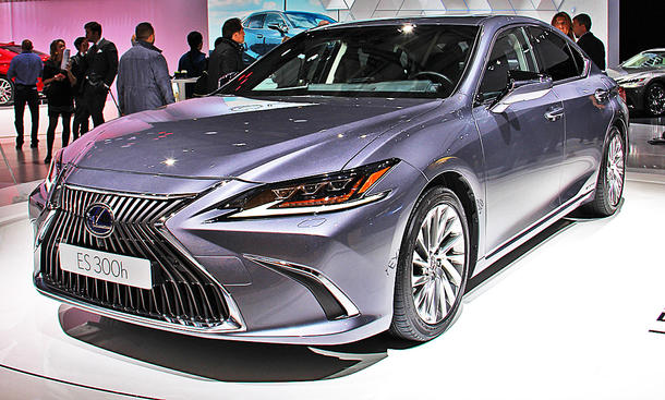 Lexus ES (2019)